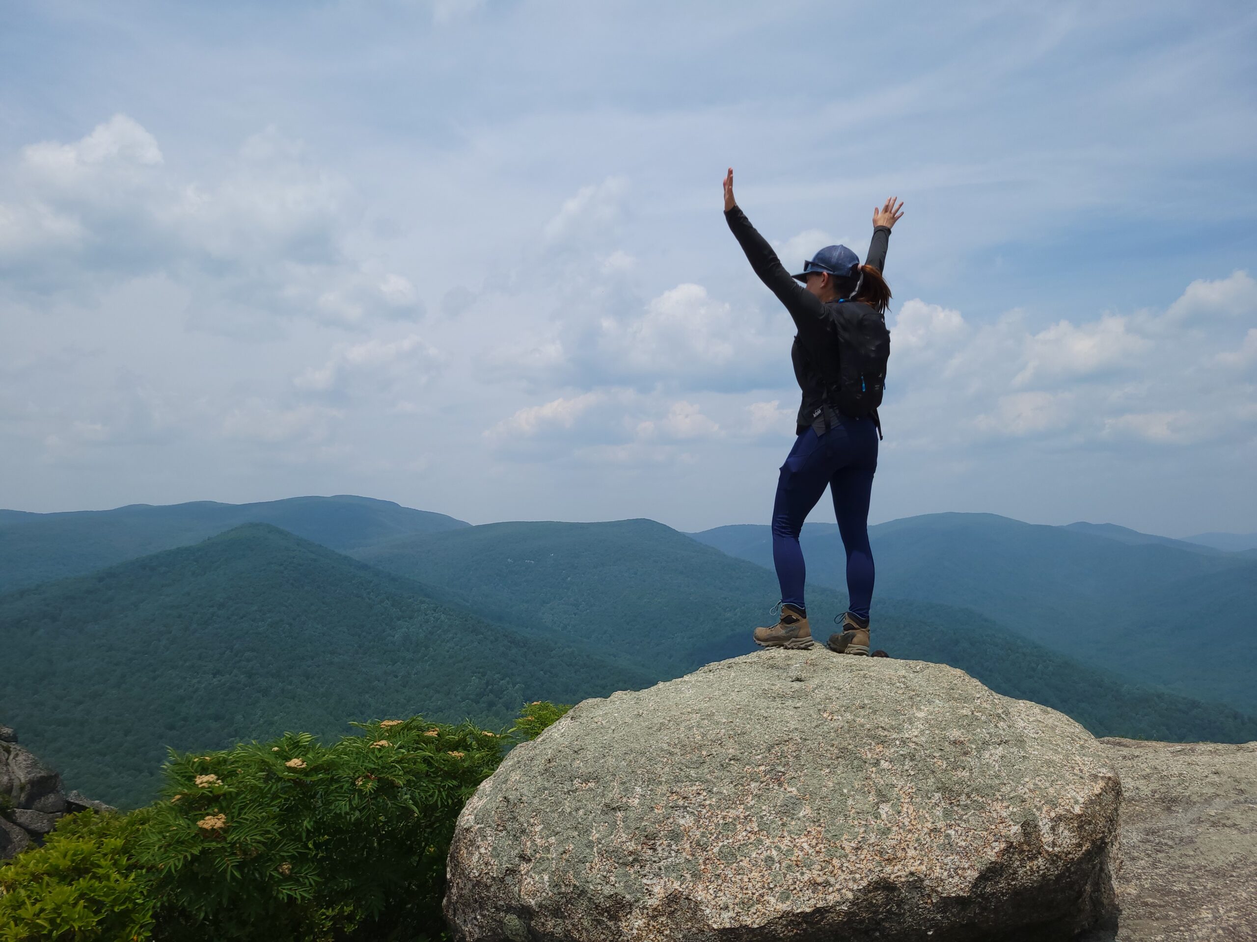 Read more about the article Conquering Fears: The Life-Changing Hike Up Old Rag Mountain