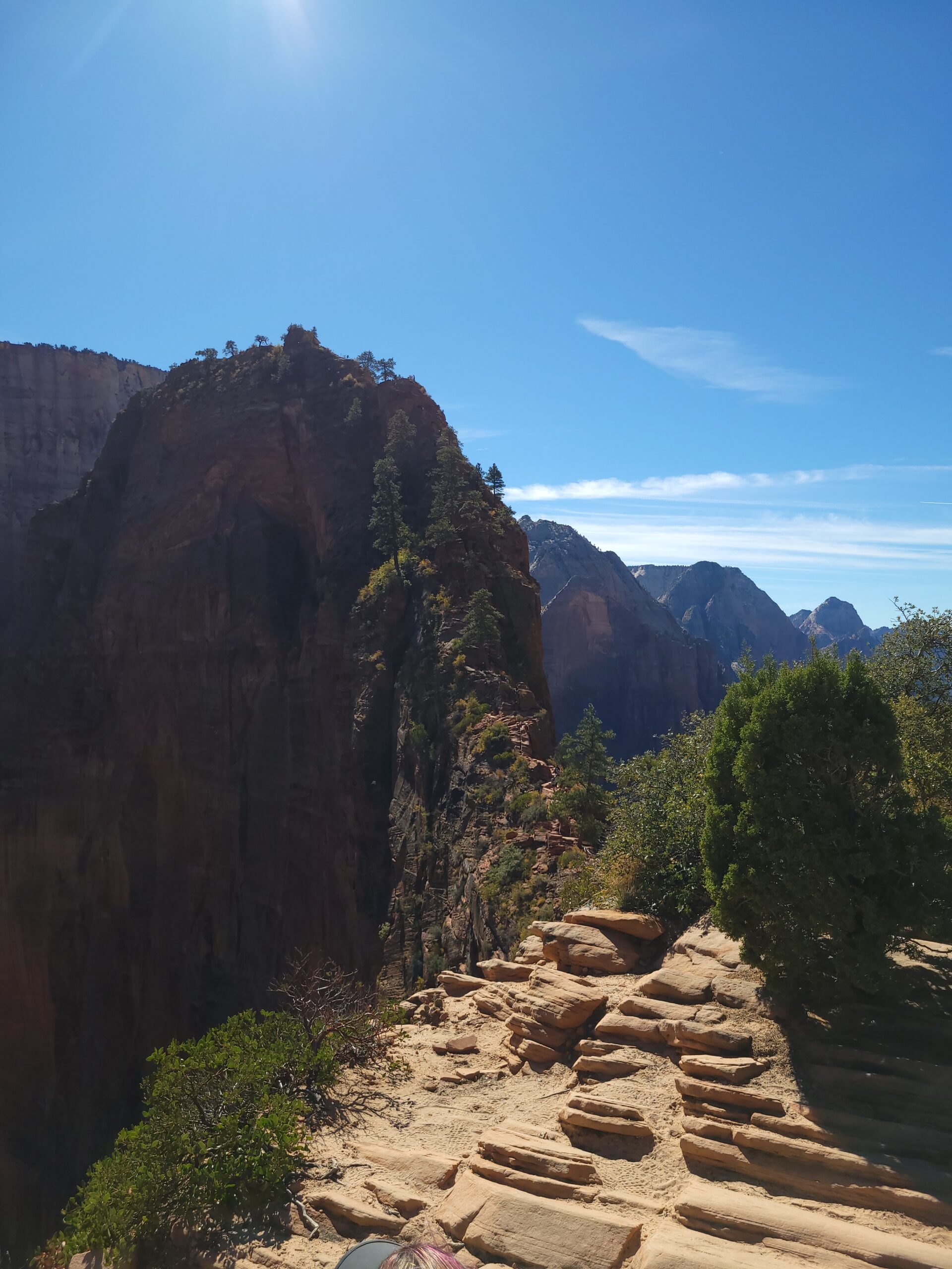 You are currently viewing Angels Landing Hike Guide: History, Danger, and Why This Zion Trail Still Draws Crowds
