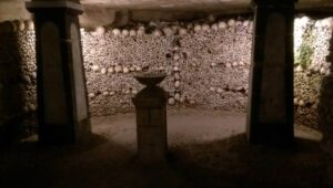 Read more about the article Paris Catacombs: The Empire of Death Beneath the City of Light