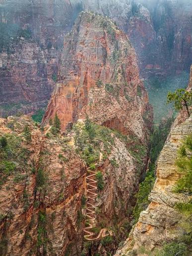 The Angels Landing hike from above.